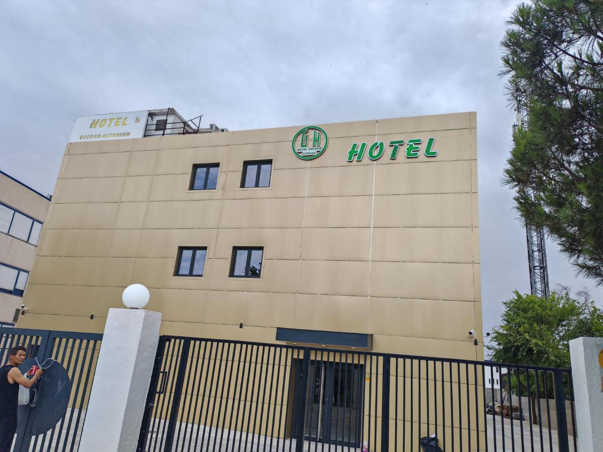Hotel Golden アルコルコン エクステリア 写真