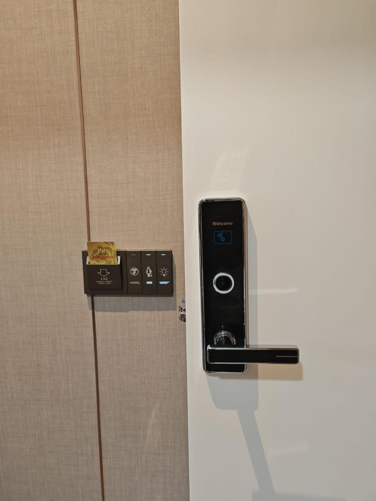 Hotel Golden アルコルコン エクステリア 写真